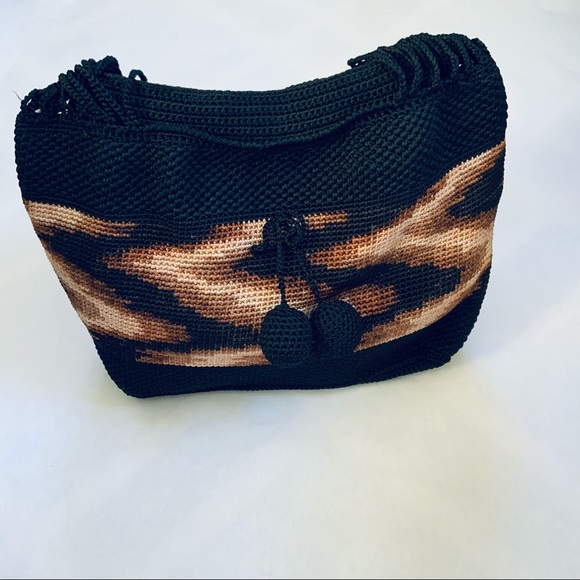 Crochet Boho Hobo with nice stitch details